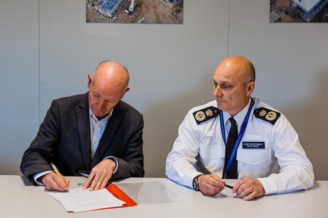 PCC and Chief Constable signing modern slavery pledge
